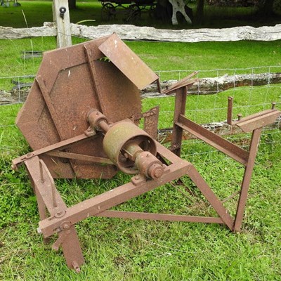 Lot 594 - A tractor driven circular saw bench