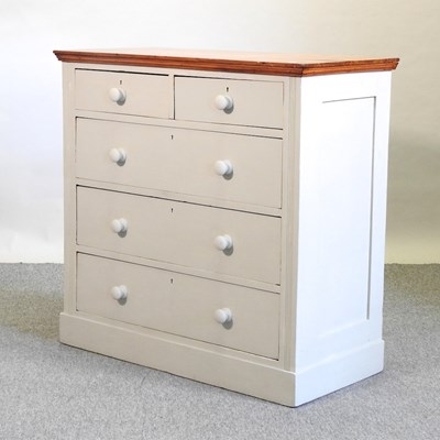 Lot 401 - A painted chest of drawers