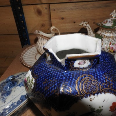 Lot 137 - A 19th century Coalport style porcelain teapot, together with a pair of 18th century Chinese
