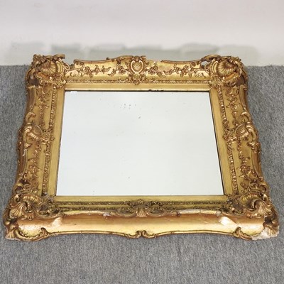 Lot 806 - A gilt framed wall mirror