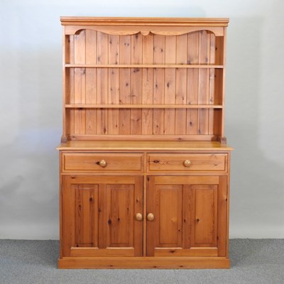 Lot 371 - A modern pine dresser