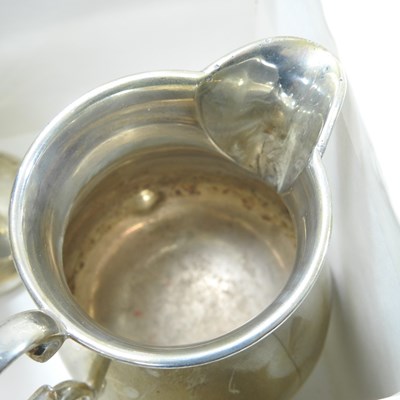 Lot 112 - An early 20th century silver cream jug