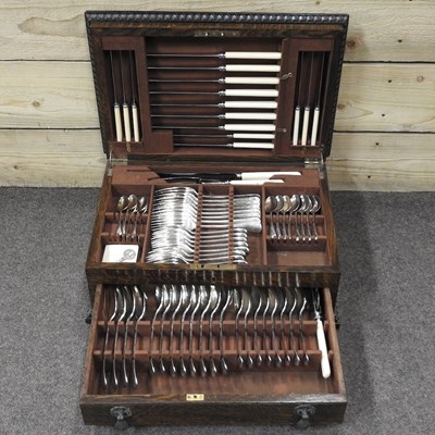 Lot 123 - An early 20th century of canteen of cutlery