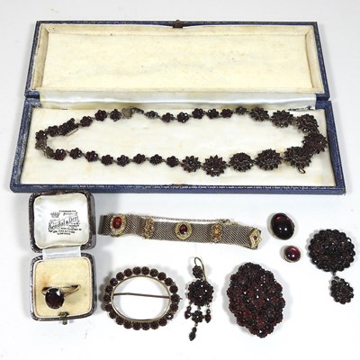 Lot 19 - A collection of Victorian and later garnet jewellery