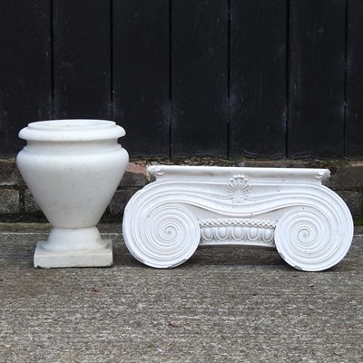 Lot 305 - A small marble urn