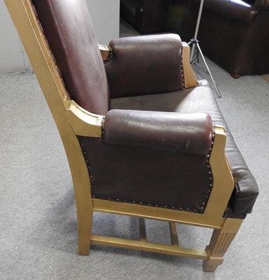 Lot 471 - A gilt and upholstered throne chair