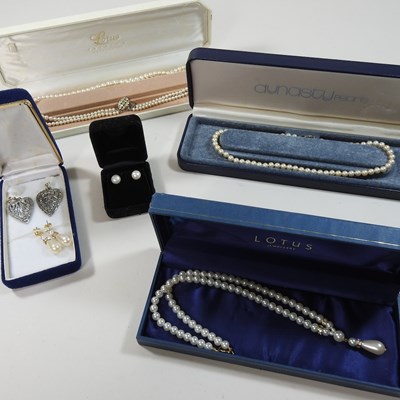 Lot 66 - A collection of simulated pearl necklaces