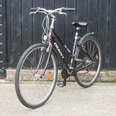Lot 332 - A Giant ladies bicycle