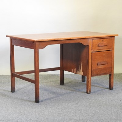 Lot 487 - A mid 20th century single pedestal desk