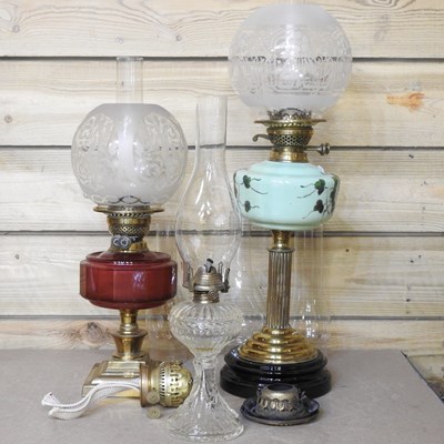 Lot 236 - A 19th brass century oil lamp