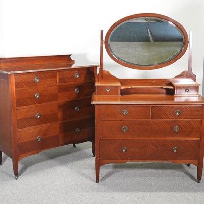 Lot 503 - An Edwardian mahogany chest of drawers