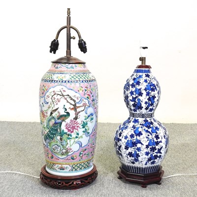 Lot 433 - A Chinese table lamp