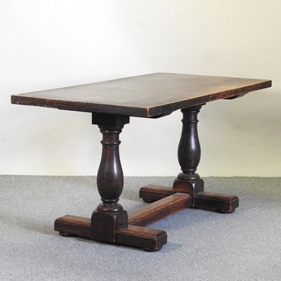 Lot 789 - An early 20th century oak refectory dining table