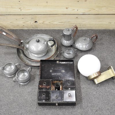 Lot 129 - A set of three antique copper pans