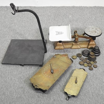 Lot 167 - An antique set of scales