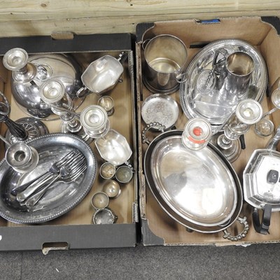 Lot 170 - A collection of silver plated items