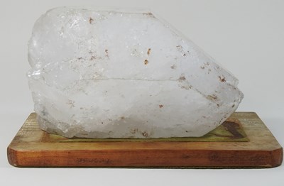 Lot 7 - A large natural quartz