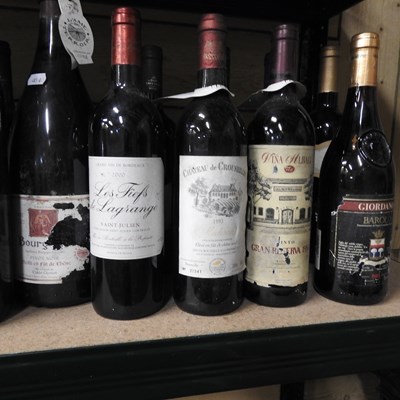 Lot 104 - A large collection of red wine
