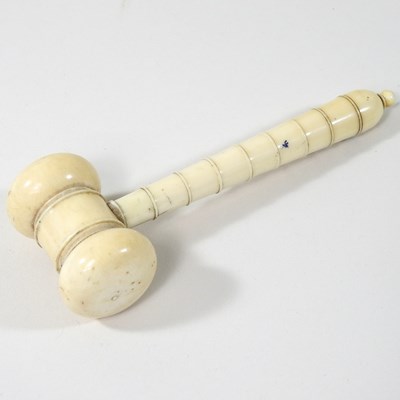 Lot 166 - A 19th century ivory gavel