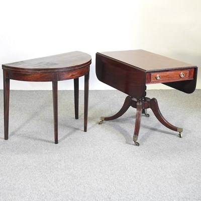 Lot 569 - A 19th century mahogany breakfast table