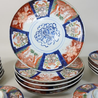 Lot 83 - A suite of Japanese Imari pattern porcelain table wares