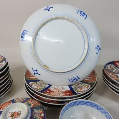 Lot 83 - A suite of Japanese Imari pattern porcelain table wares