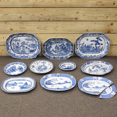 Lot 210 - A collection of 18th and 19th century Chinese plates