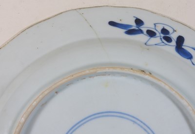 Lot 227 - A collection of 18th/19th century Chinese porcelain plates