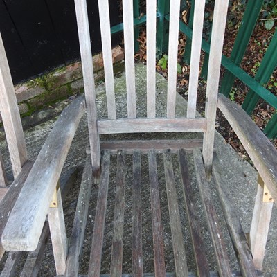 Lot 341 - A teak garden steamer chair