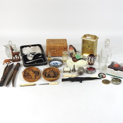 Lot 556 - A collection of various items