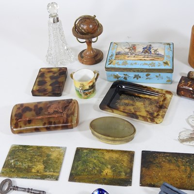 Lot 95 - A collection of various boxes and treen