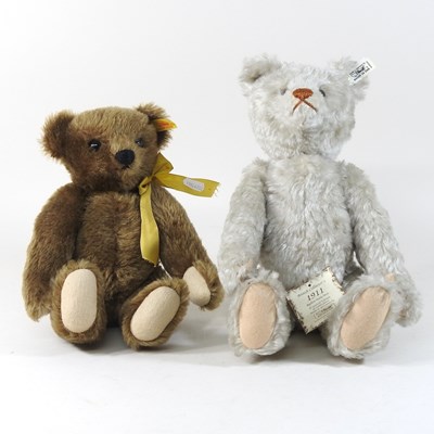 Lot 203 - A white Steiff teddy bear