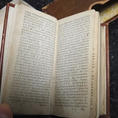 Lot 117 - A miniature volume of La Divina Comedia di Dante