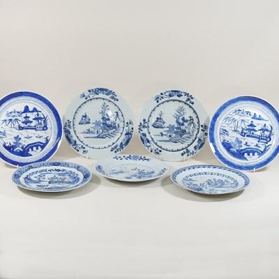 Lot 216 - A collection of 18th century Chinese porcelain blue and white plates