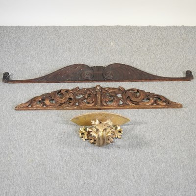 Lot 478 - A 19th century carved and giltwood wall bracket