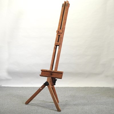 Lot 87 - A wooden artist's easel