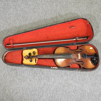 Lot 286 - An early 20th century violin