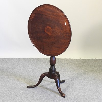 Lot 538 - A George III mahogany occasional table