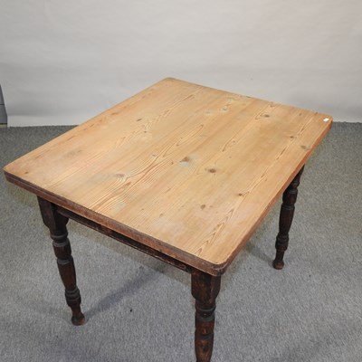 Lot 44 - A Victorian scrubbed pine kitchen table