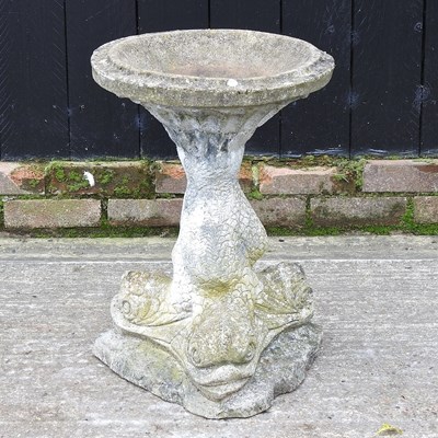 Lot 432 - A cast stone bird bath