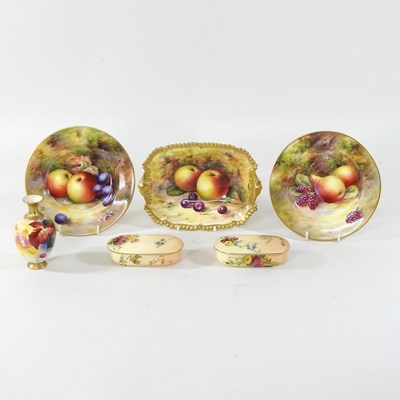 Lot 278 - A Royal Worcester cabinet plate