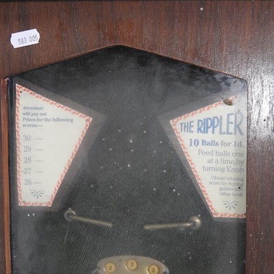Lot 48 - A vintage Rippler pub game