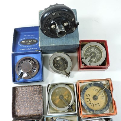 Lot 569 - A collection of gramophone sound boxes