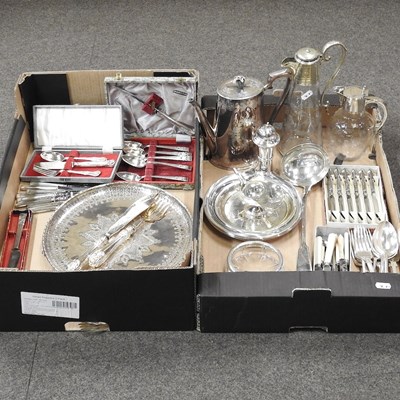 Lot 621 - A collection of silver plated items