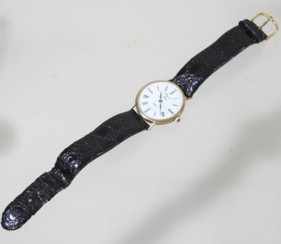 Lot 566 - A 9 carat gold cased wristwatch