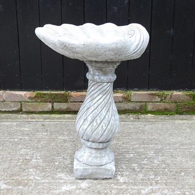 Lot 329 - A reconstituted stone birdbath