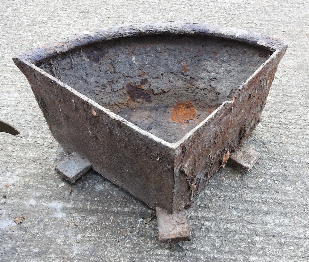 Lot 421 A cast iron feed trough
