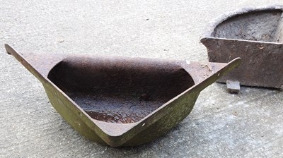 Lot 421 - A cast iron feed trough