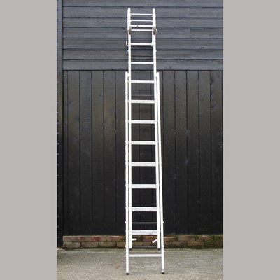 Lot 418 - An aluminium ladder