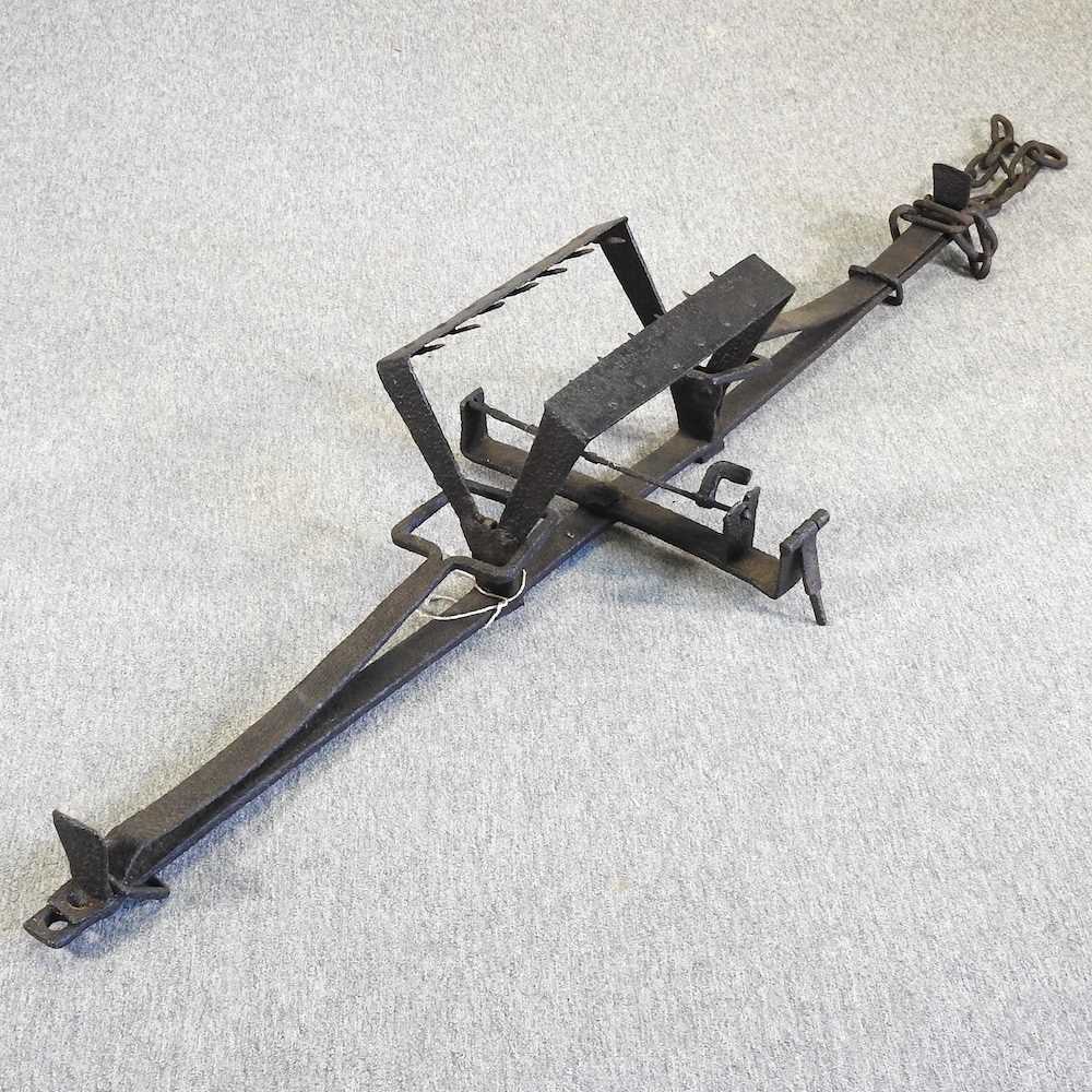 Lot 174 - A 19th century iron bear or man trap